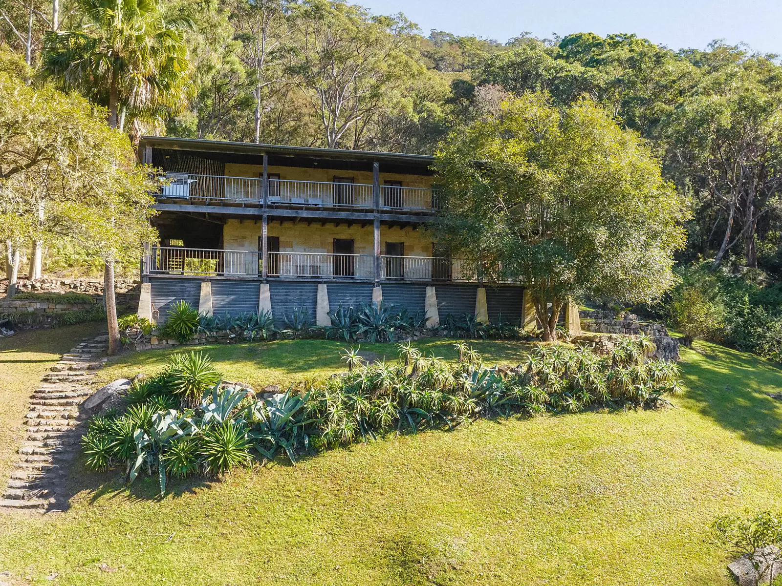 2 Gentlemans Halt Via Canoelands, Berowra Waters For Sale by Sydney Sotheby's International Realty - image 1