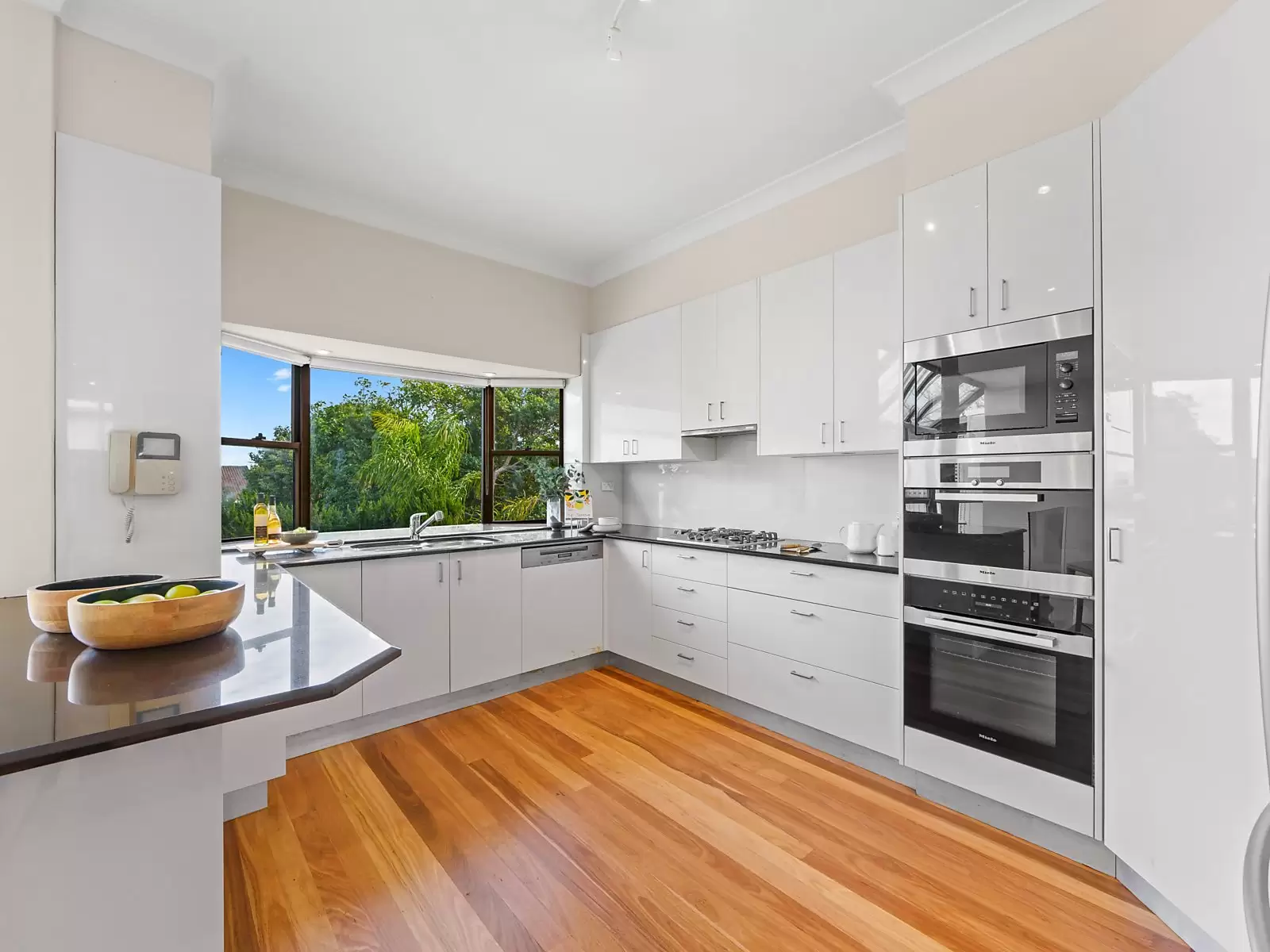 196 Military Road, Dover Heights Sold by Sydney Sotheby's International Realty - image 1