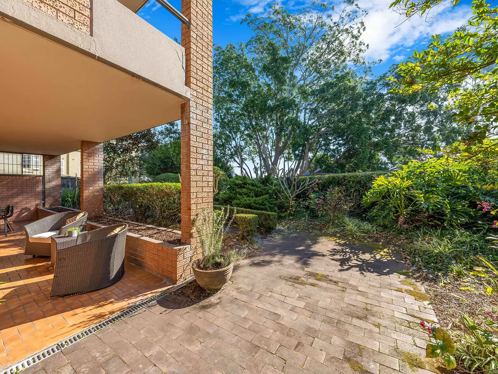 Photo #2: 1/16 Darling Point Road, Darling Point - Sold by Sydney Sotheby's International Realty