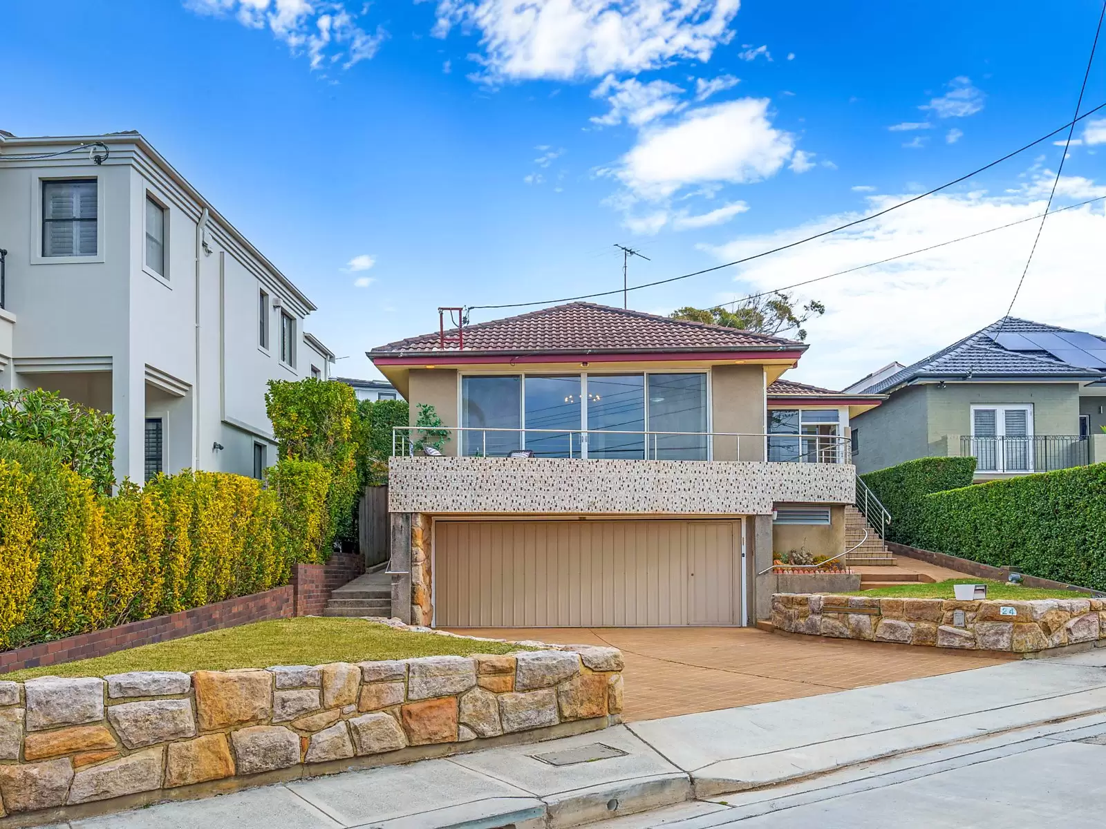 24 Captain Pipers Road, Vaucluse Sold by Sydney Sotheby's International Realty - image 1