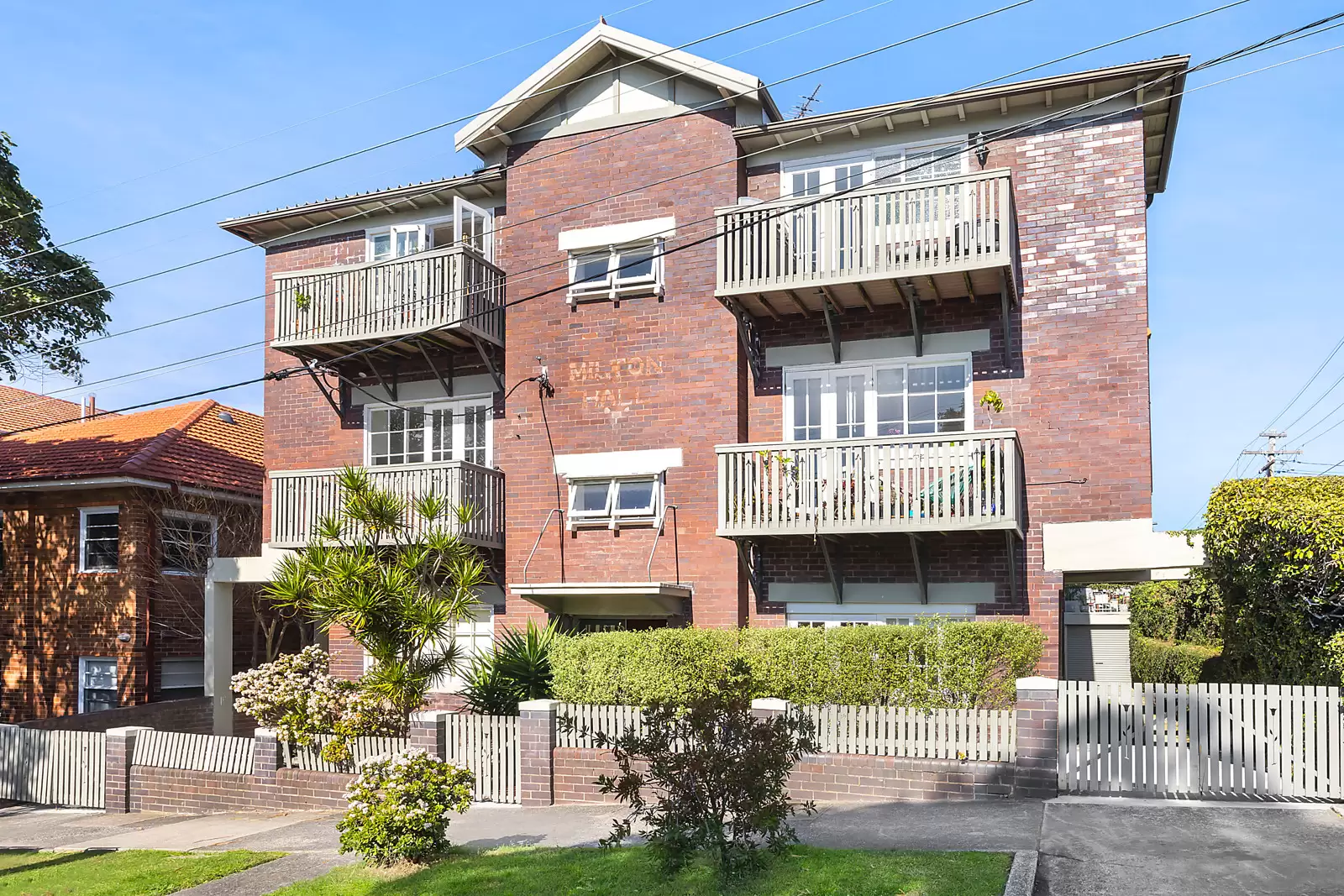10/2-4 Kidman Street, Coogee Auction by Sydney Sotheby's International Realty - image 1