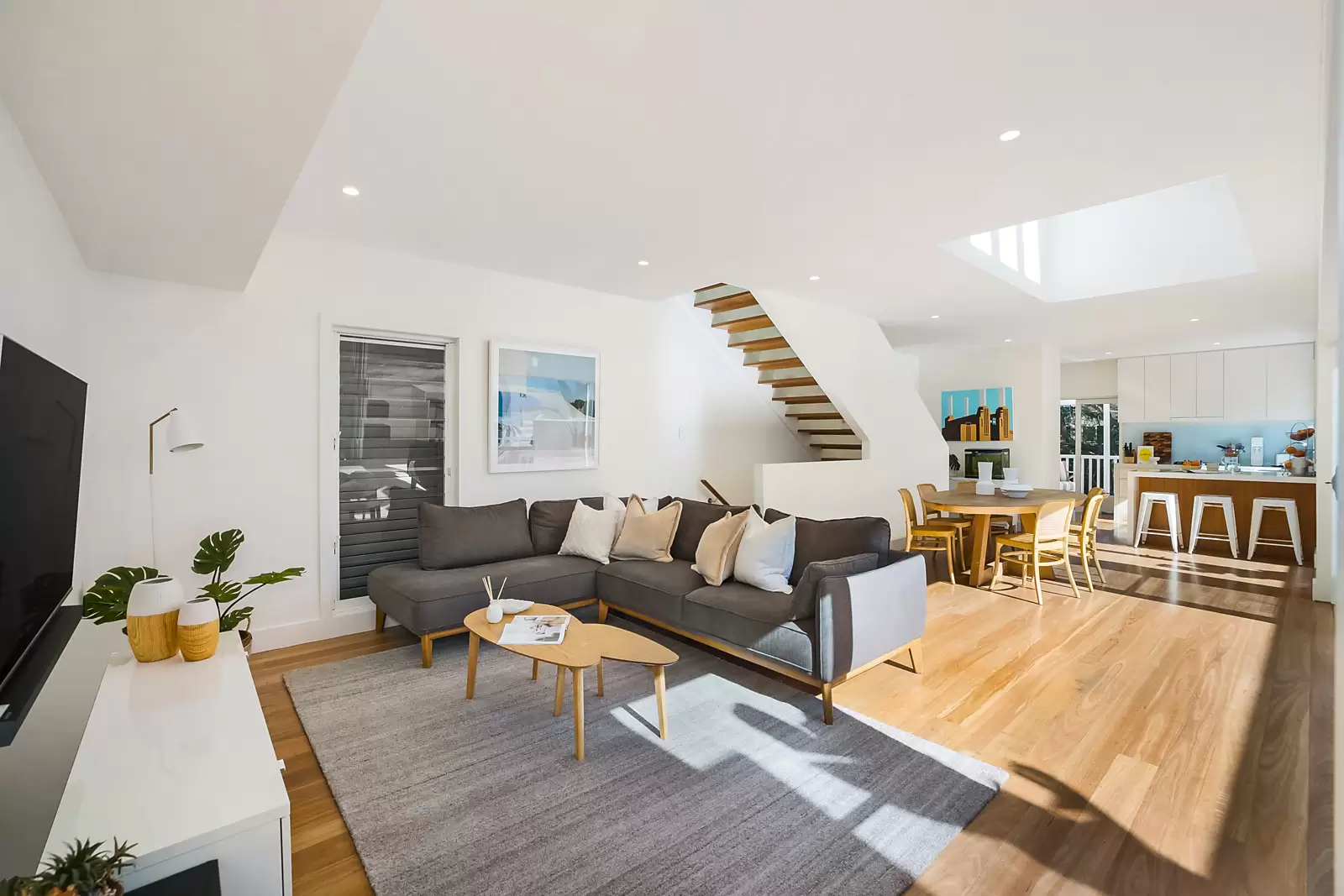2 Bay Street, Coogee Auction by Sydney Sotheby's International Realty - image 1