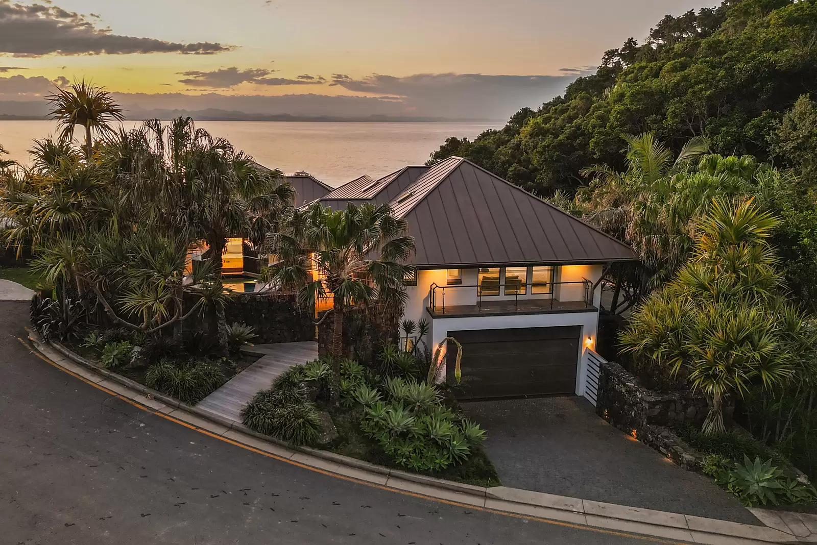 Photo #3: 41 Marine Parade, Byron Bay - For Sale by Sydney Sotheby's International Realty