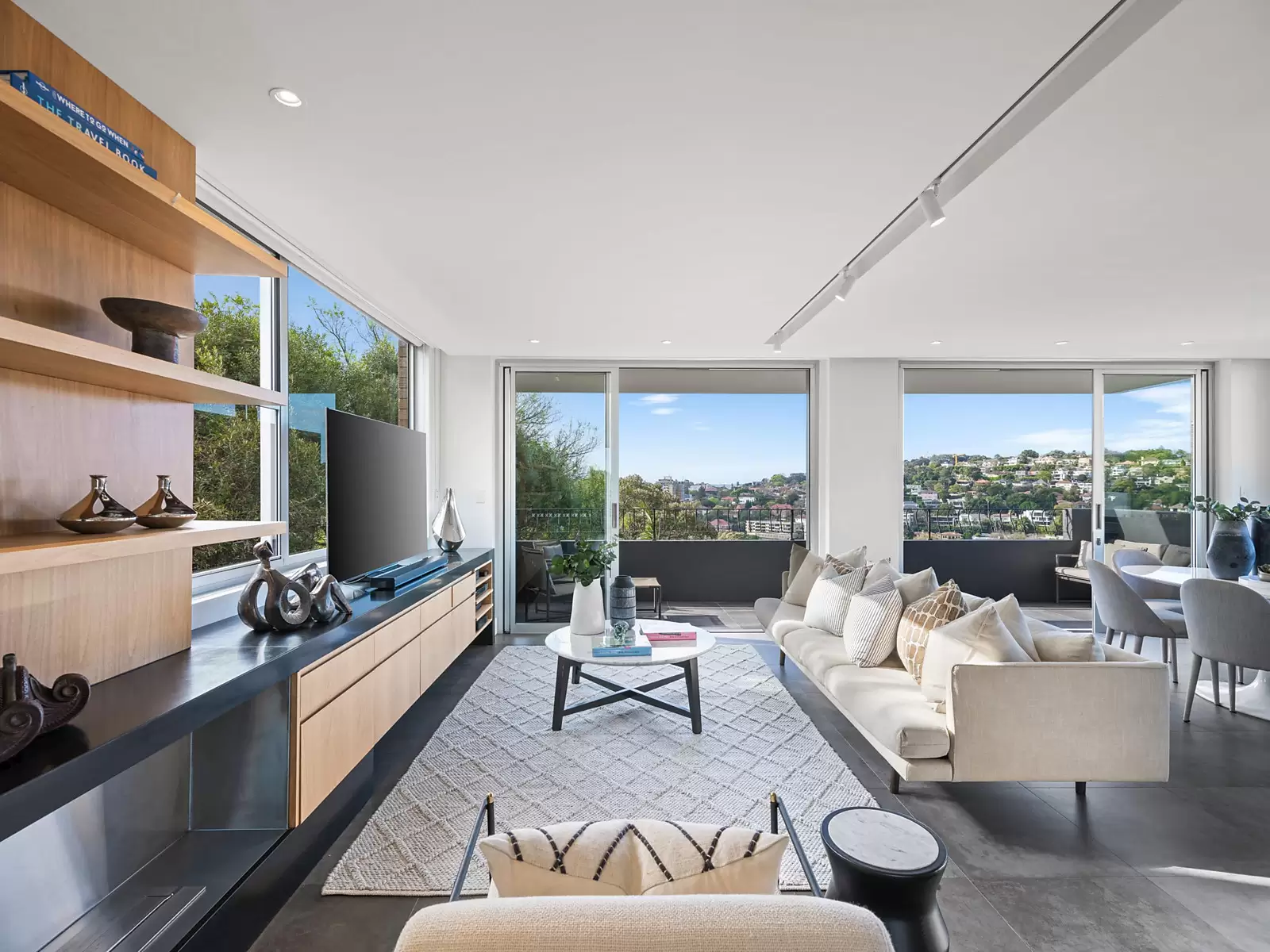 13/321 Edgecliff Road, Woollahra Sold by Sydney Sotheby's International Realty - image 2