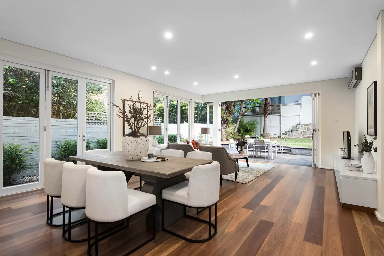 15 Roslyndale Avenue, Woollahra Sold by Sydney Sotheby's International Realty - image 4