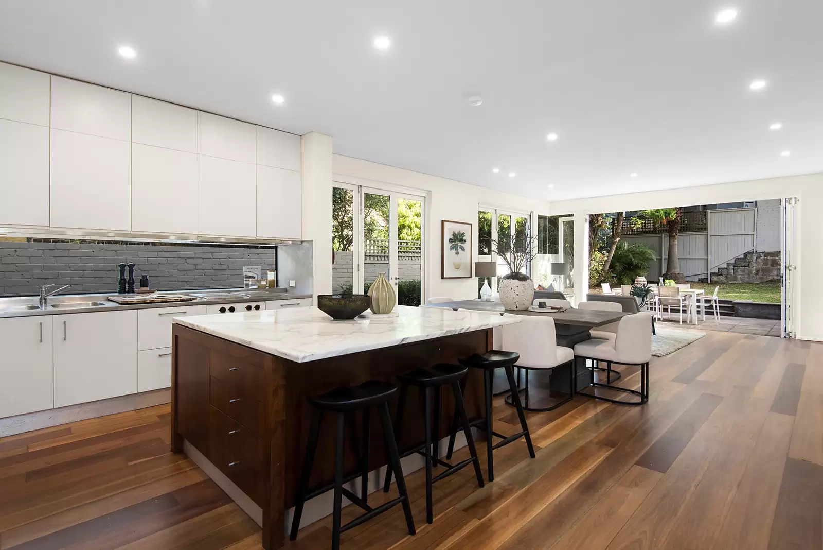 15 Roslyndale Avenue, Woollahra Sold by Sydney Sotheby's International Realty - image 2