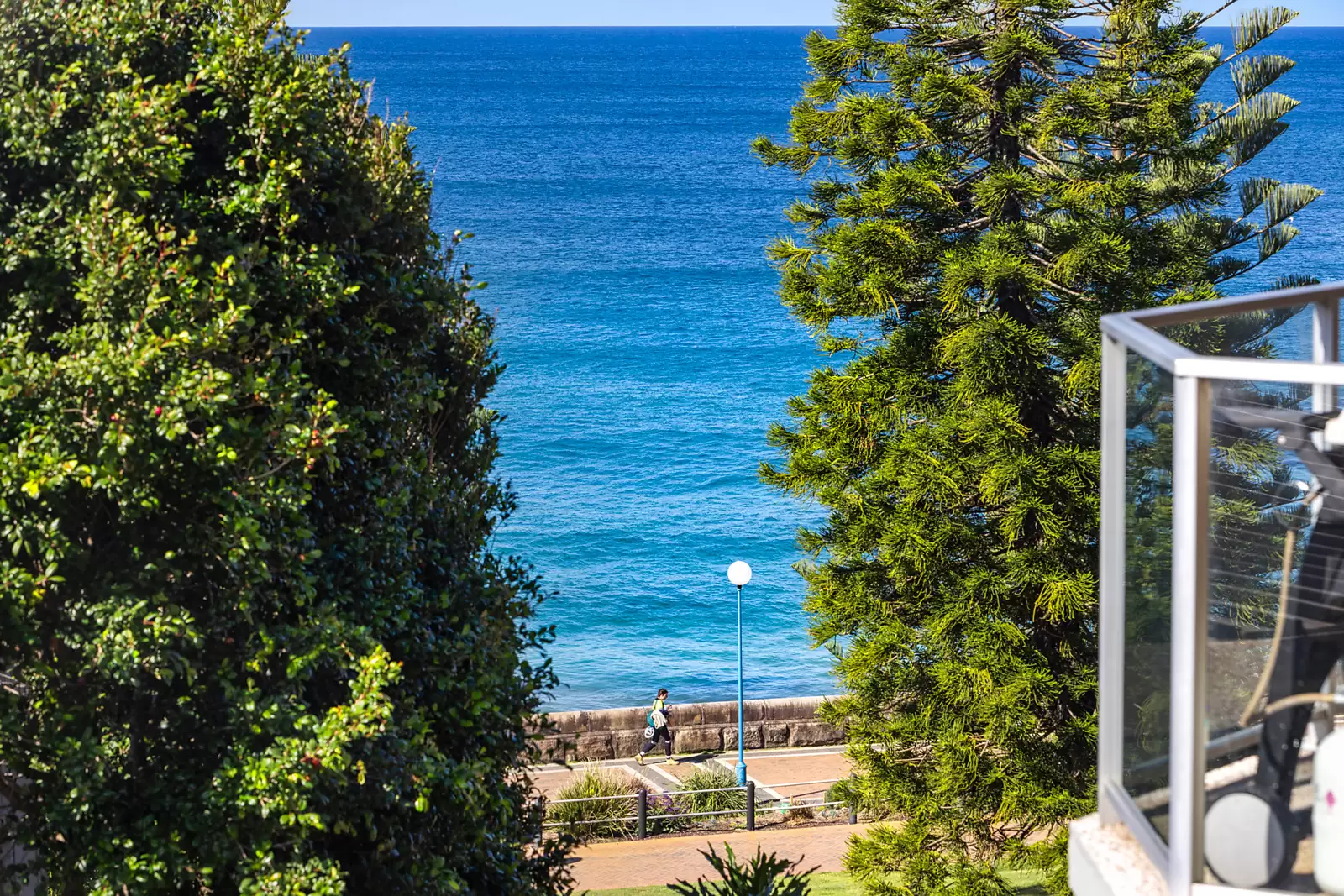 Photo #7: 4/23-25 Vicar Street, Coogee - Sold by Sydney Sotheby's International Realty