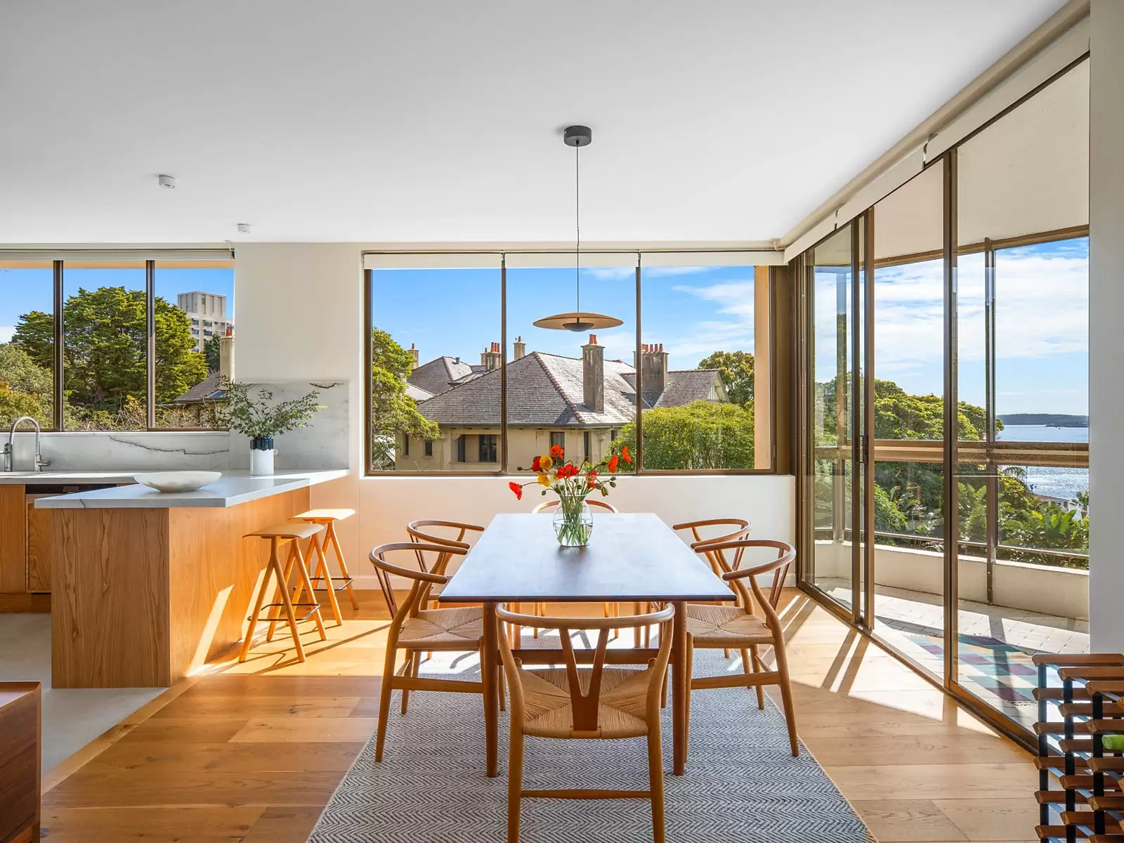 11/14 Eastbourne Road, Darling Point Sold by Sydney Sotheby's International Realty - image 1