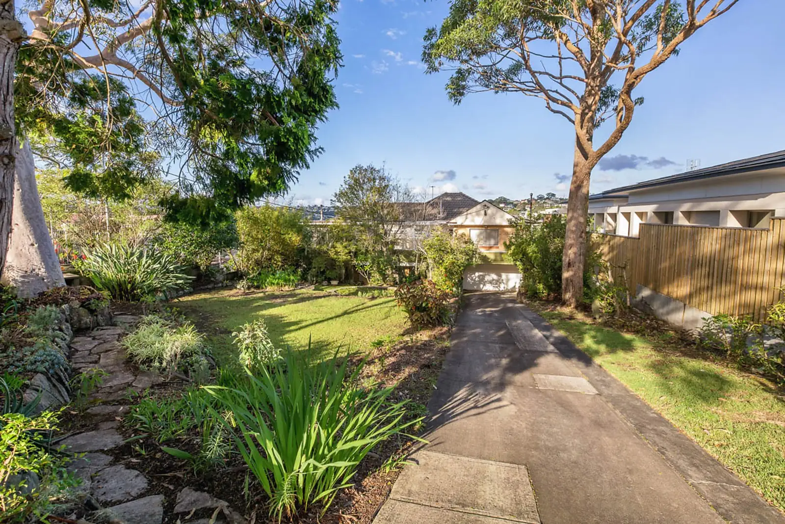 67 Coolawin Road, Northbridge Sold by Sydney Sotheby's International Realty - image 2