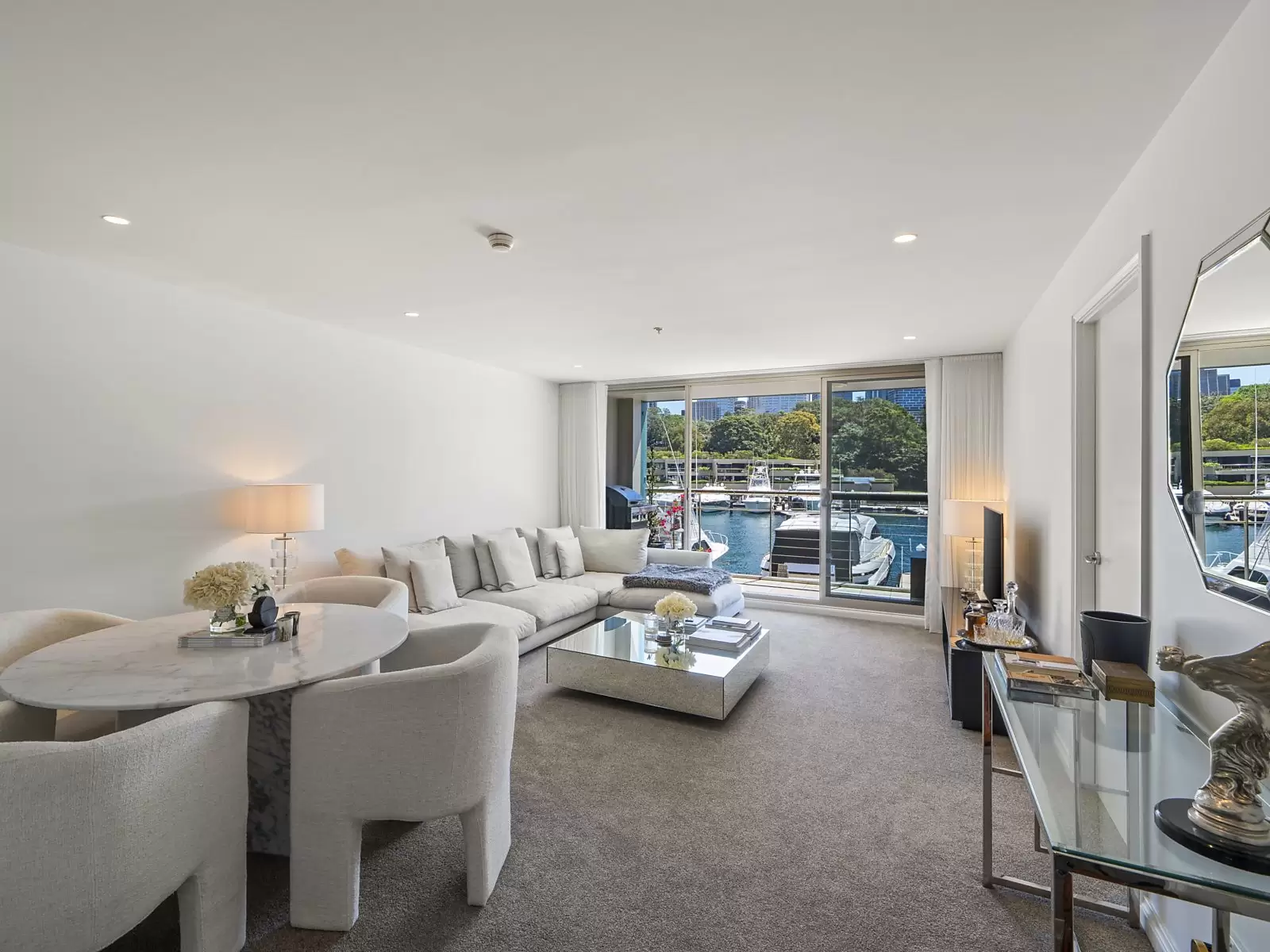 212/6E Cowper Wharf Roadway, Woolloomooloo Sold by Sydney Sotheby's International Realty - image 3