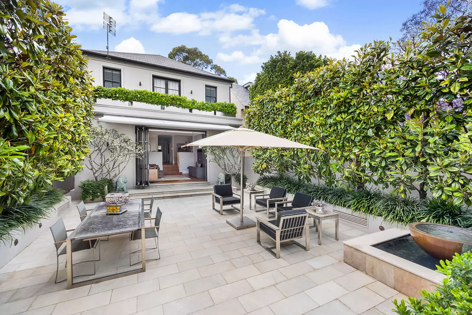 196 Queen Street, Woollahra Sold by Sydney Sotheby's International Realty - image 2