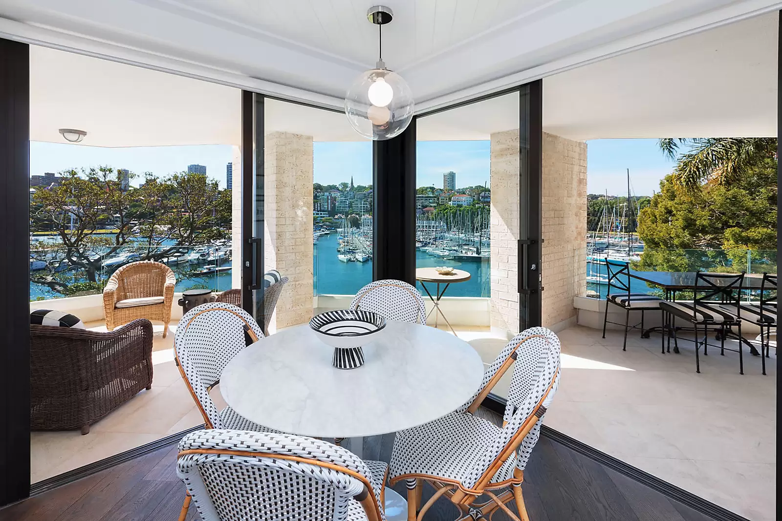 42/93 Elizabeth Bay Road, Elizabeth Bay Sold by Sydney Sotheby's International Realty - image 2