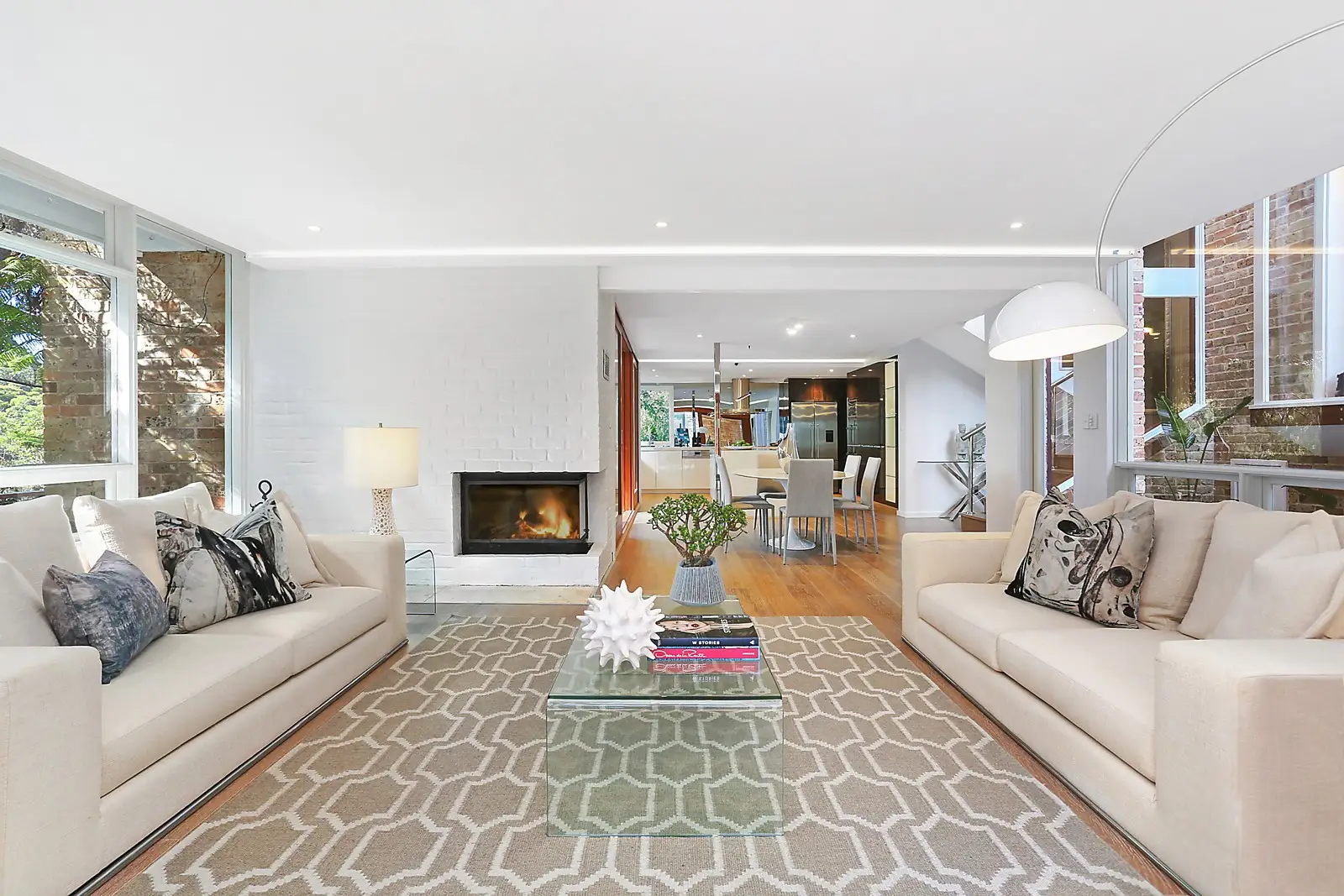 16 Macleay Avenue, Wahroonga Sold by Sydney Sotheby's International Realty - image 2