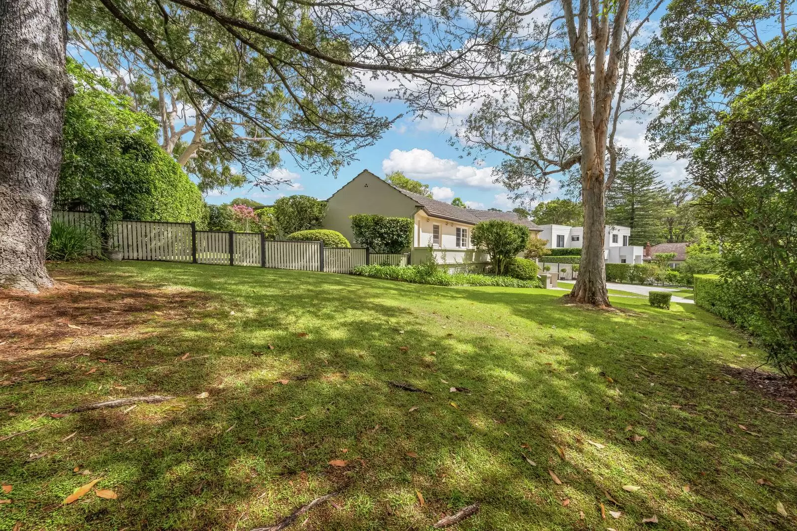 Photo #13: 135 Highfield Road, Lindfield - Sold by Sydney Sotheby's International Realty