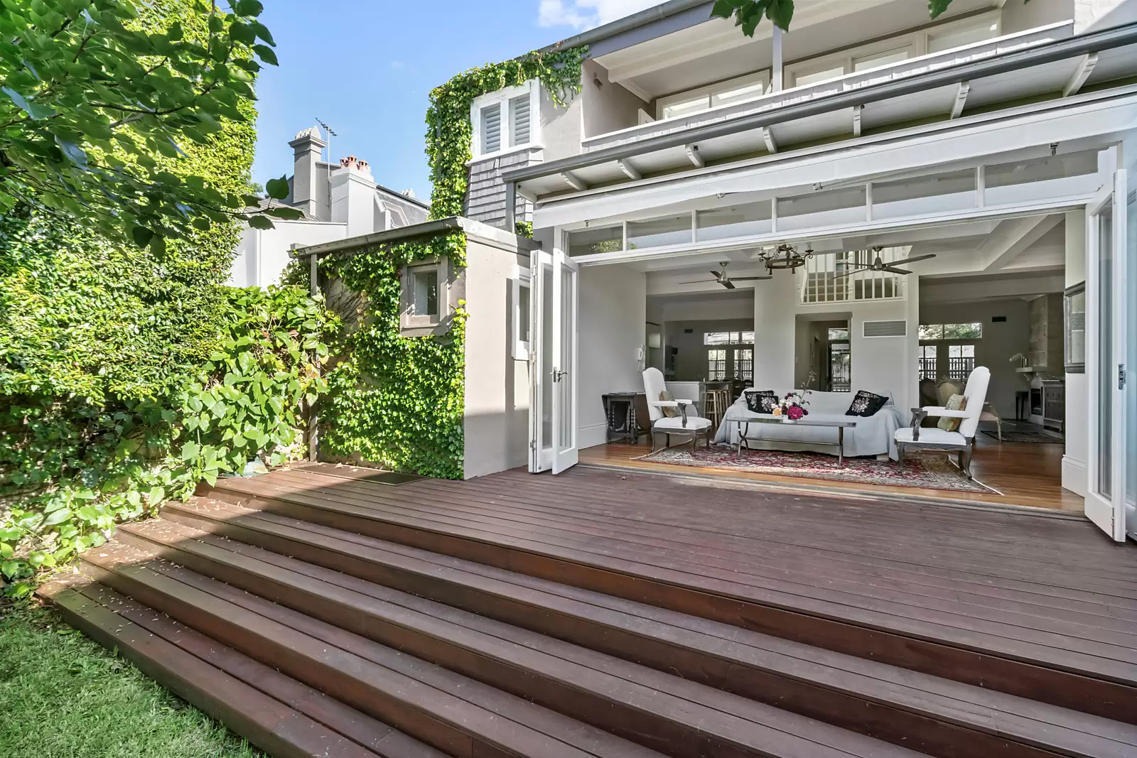 198 Queen Street, Woollahra Auction by Sydney Sotheby's International Realty - image 3