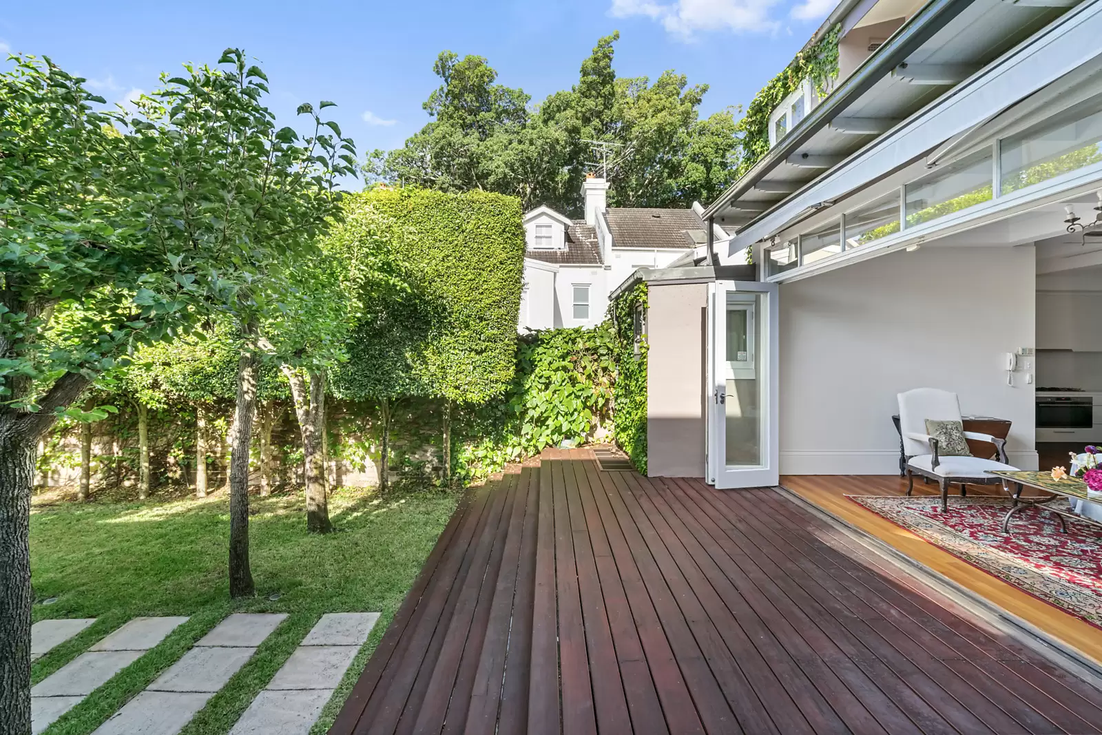 198 Queen Street, Woollahra Auction by Sydney Sotheby's International Realty - image 1