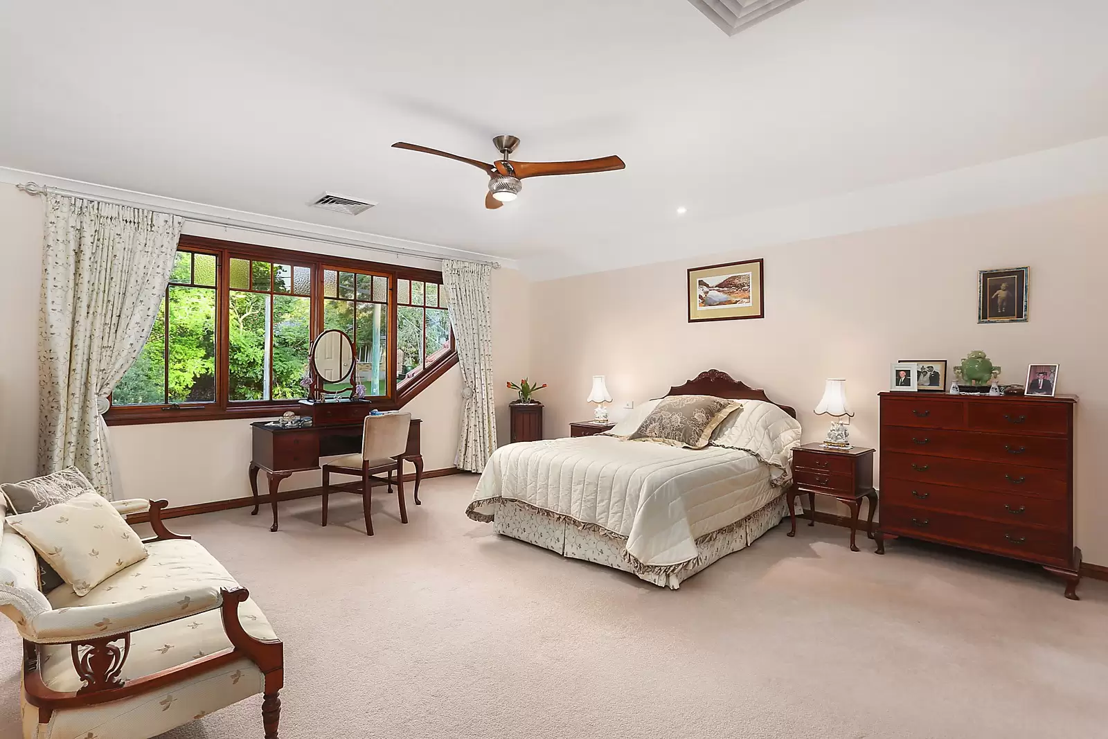 7 Bettowynd Road, Pymble Sold by Sydney Sotheby's International Realty - image 4