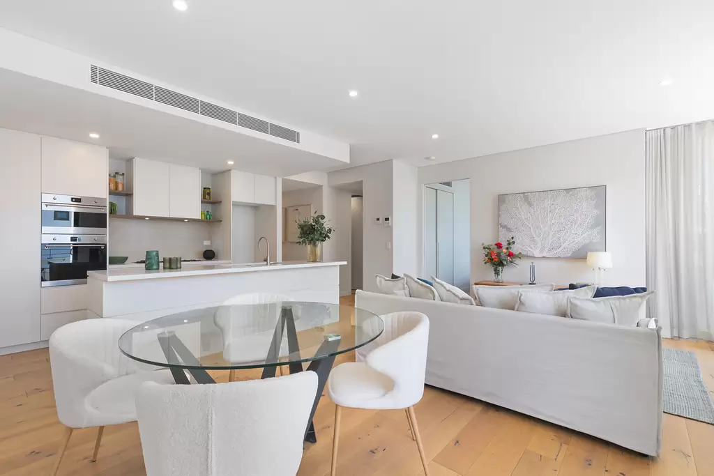 305/105 Wellington Street, Bondi Beach Auction by Sydney Sotheby's International Realty