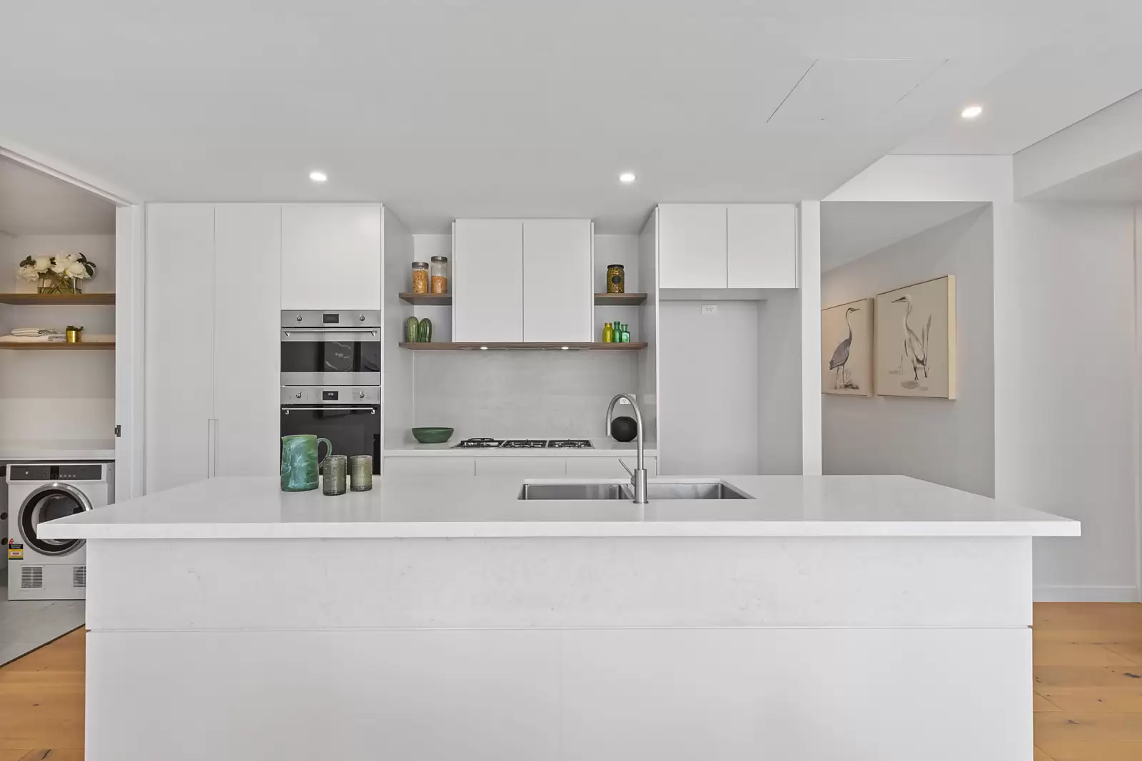 305/105 Wellington Street, Bondi Beach Auction by Sydney Sotheby's International Realty - image 3