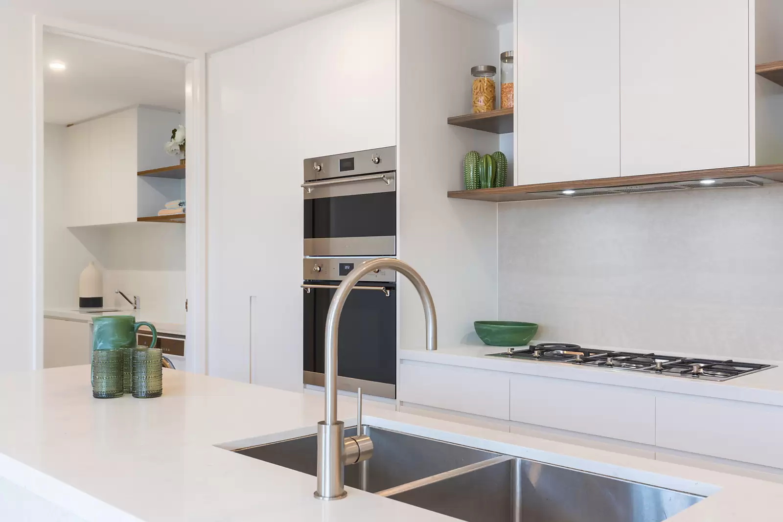 305/105 Wellington Street, Bondi Beach Auction by Sydney Sotheby's International Realty - image 4