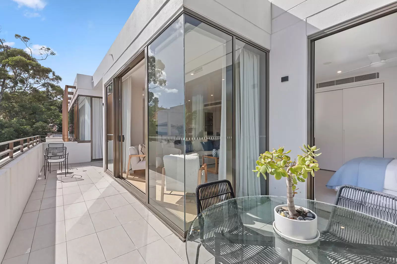 305/105 Wellington Street, Bondi Beach Auction by Sydney Sotheby's International Realty - image 5