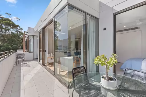 305/105 Wellington Street, Bondi Beach Auction by Sydney Sotheby's International Realty