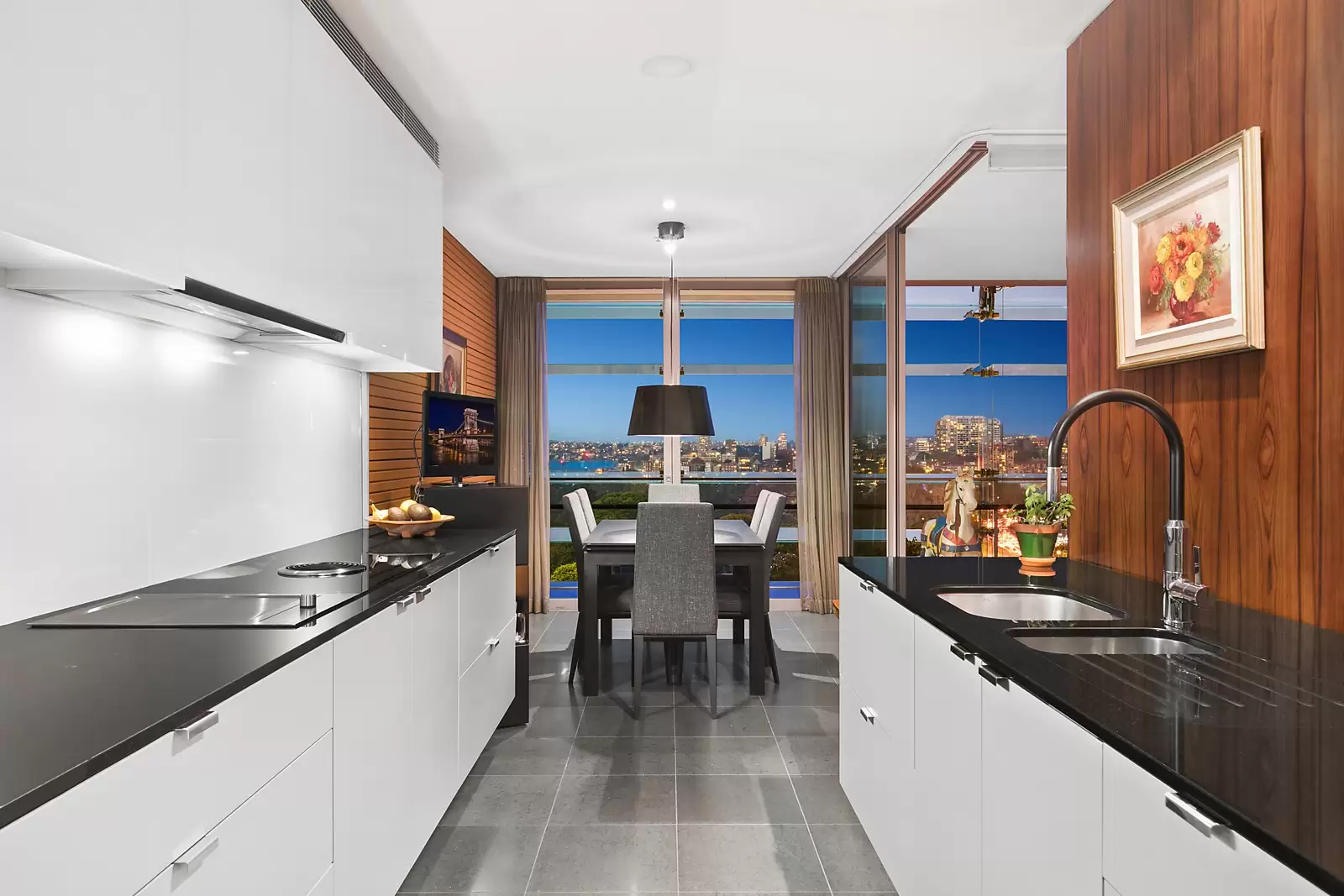 18/155 Macquarie Street, Sydney Sold by Sydney Sotheby's International Realty - image 4