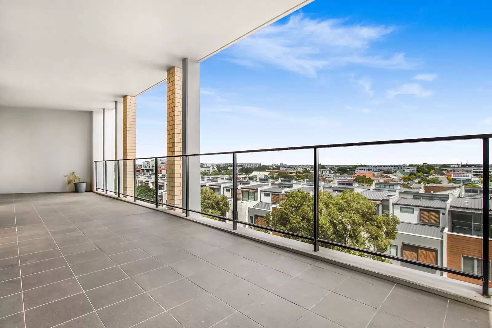 401/33-35 Dunning Avenue, Rosebery For Sale by Sydney Sotheby's International Realty - image 2