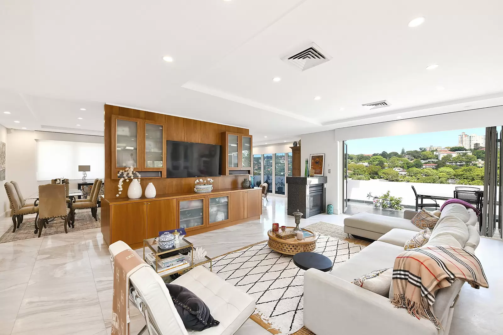 54 Carlotta Road, Double Bay For Sale by Sydney Sotheby's International Realty - image 2