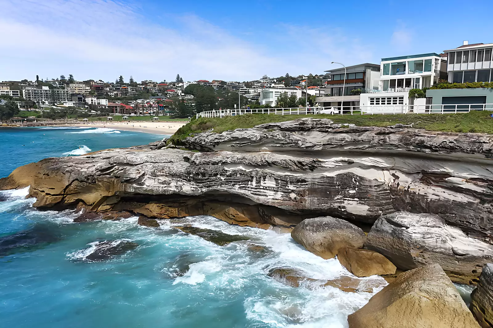 16 Tamarama Marine Drive, Bronte For Sale by Sydney Sotheby's International Realty - image 2