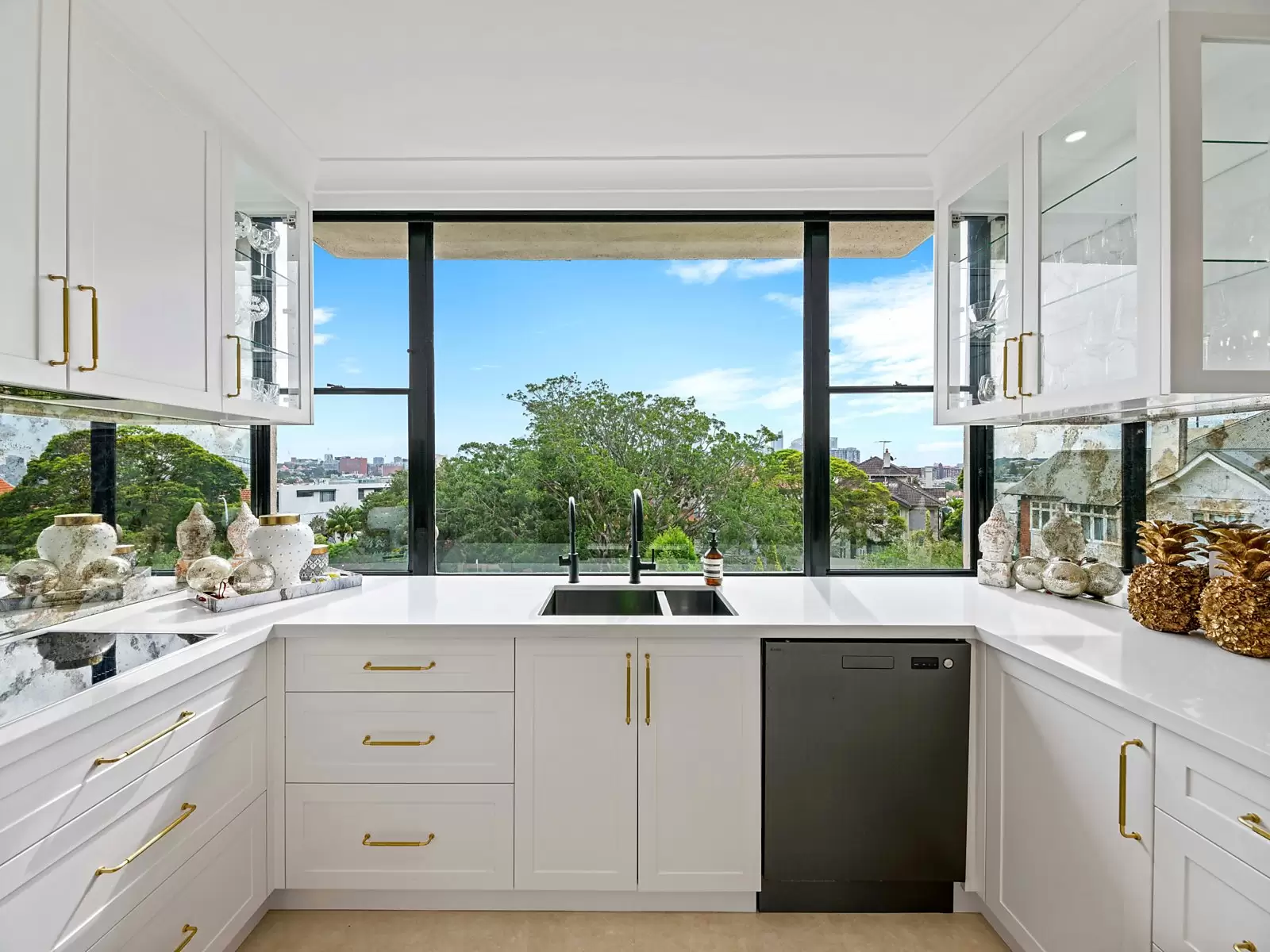Darling Point Road, Darling Point For Sale by Sydney Sotheby's International Realty - image 15
