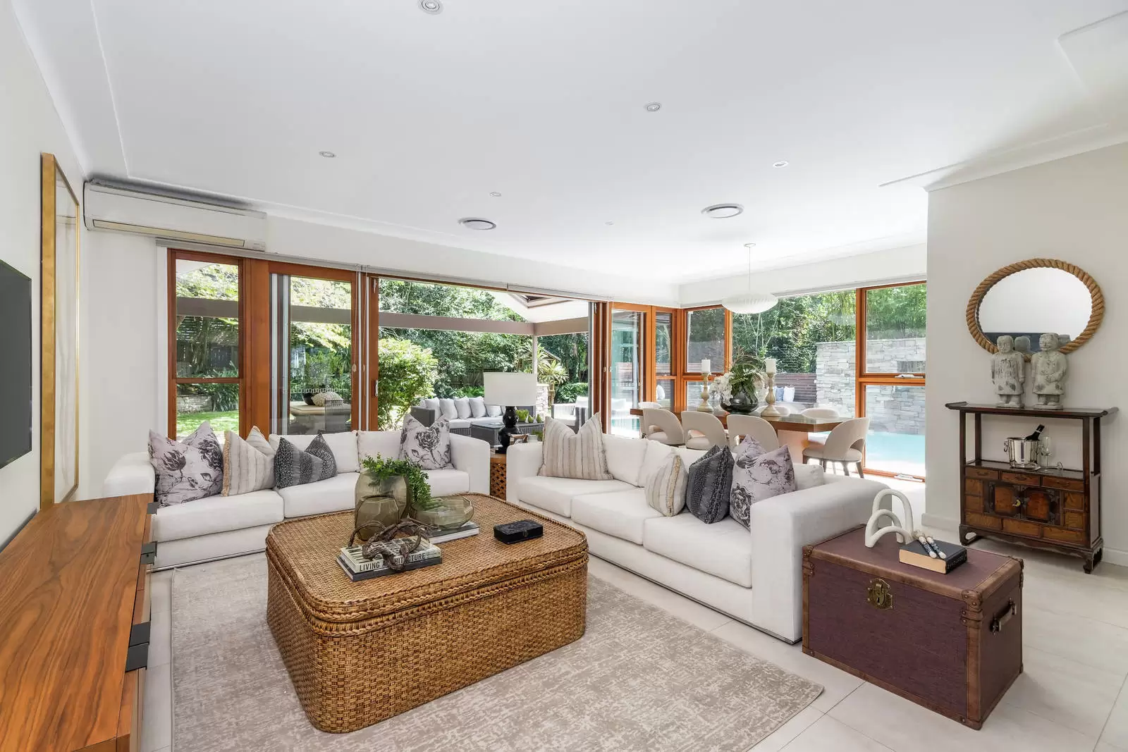 3 Rawson Crescent, Pymble Sold by Sydney Sotheby's International Realty - image 2