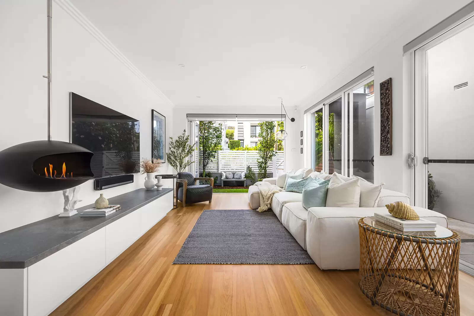 13 Read Street, Bronte Sold by Sydney Sotheby's International Realty - image 3