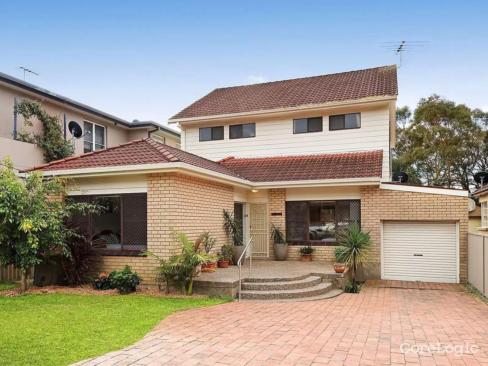 15 Donaldson Street, Pagewood Sold by Sydney Sotheby's International Realty - image 1