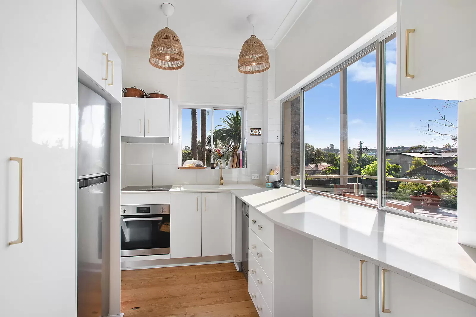 8/136 Coogee Bay Road, Coogee Sold by Sydney Sotheby's International Realty - image 3