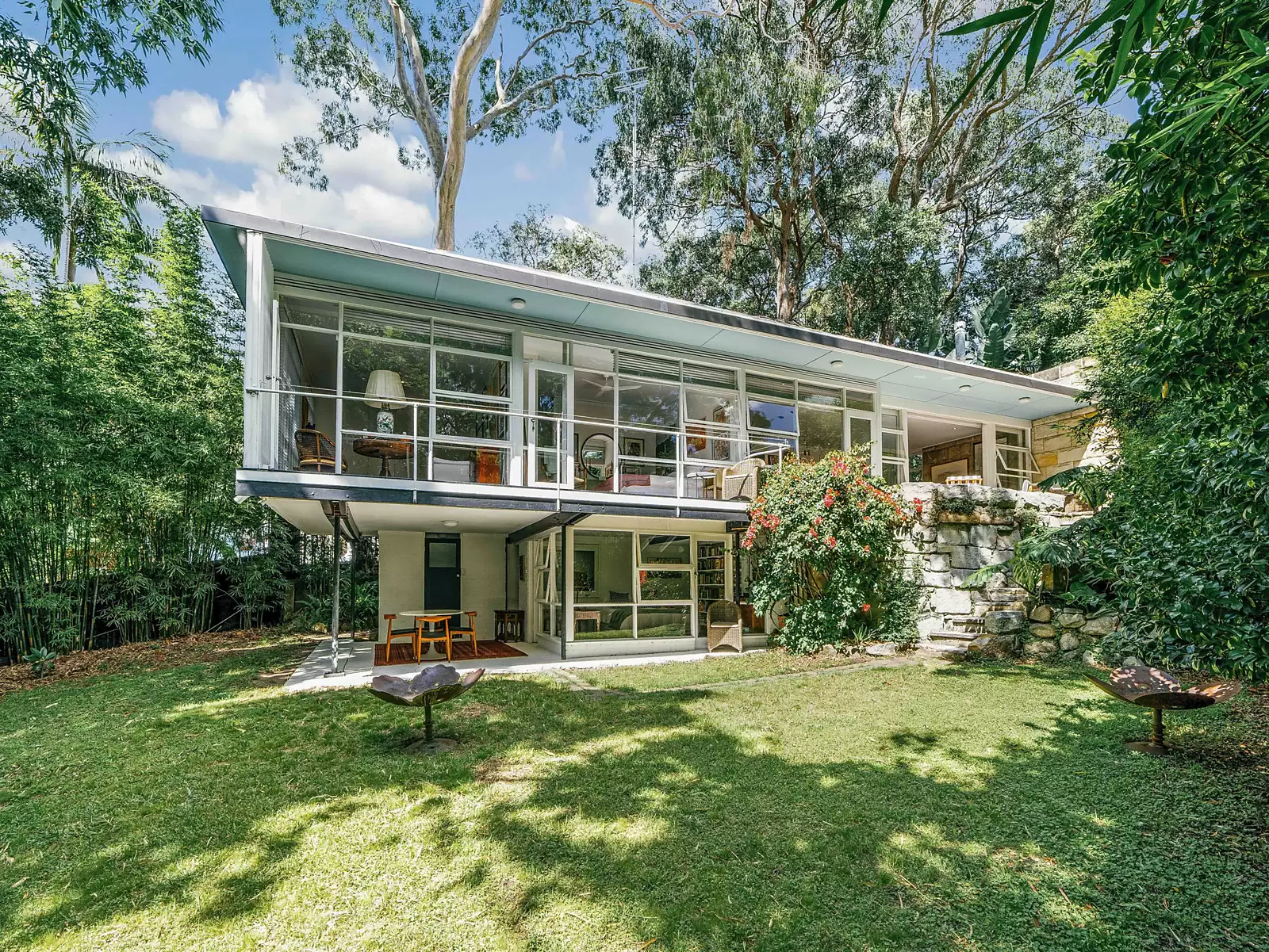 25 Waterview Street, Mona Vale For Sale by Sydney Sotheby's International Realty - image 1