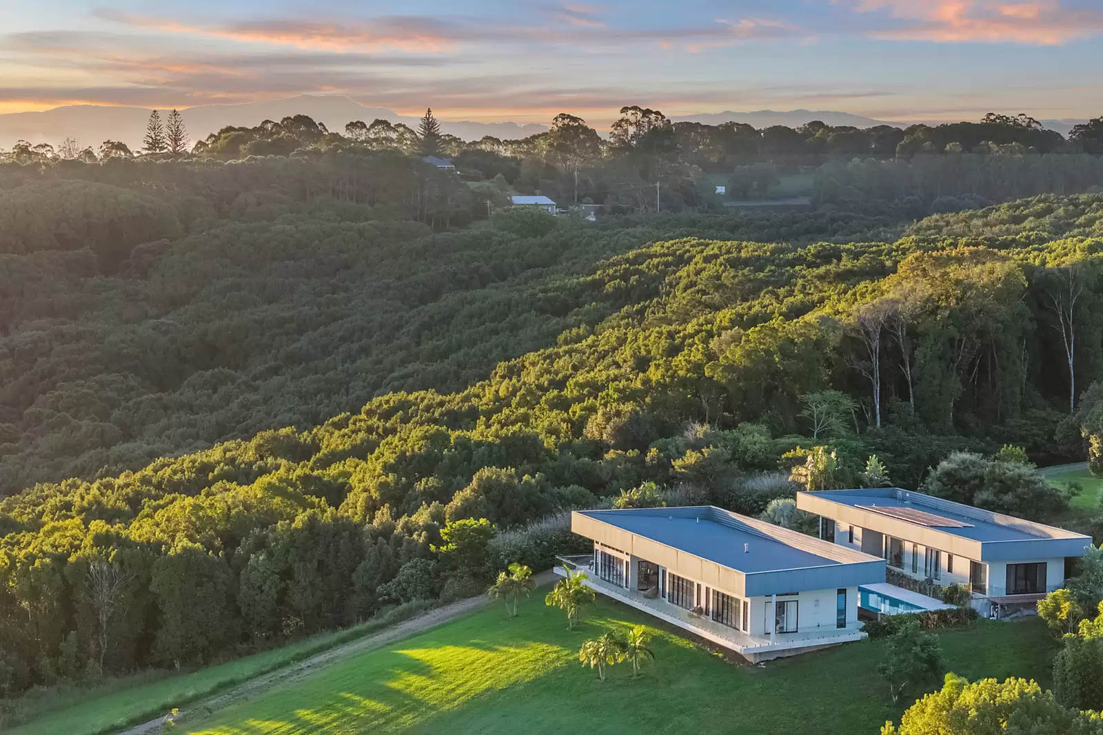 18 Pioneers Crescent, Bangalow For Sale by Sydney Sotheby's International Realty - image 2