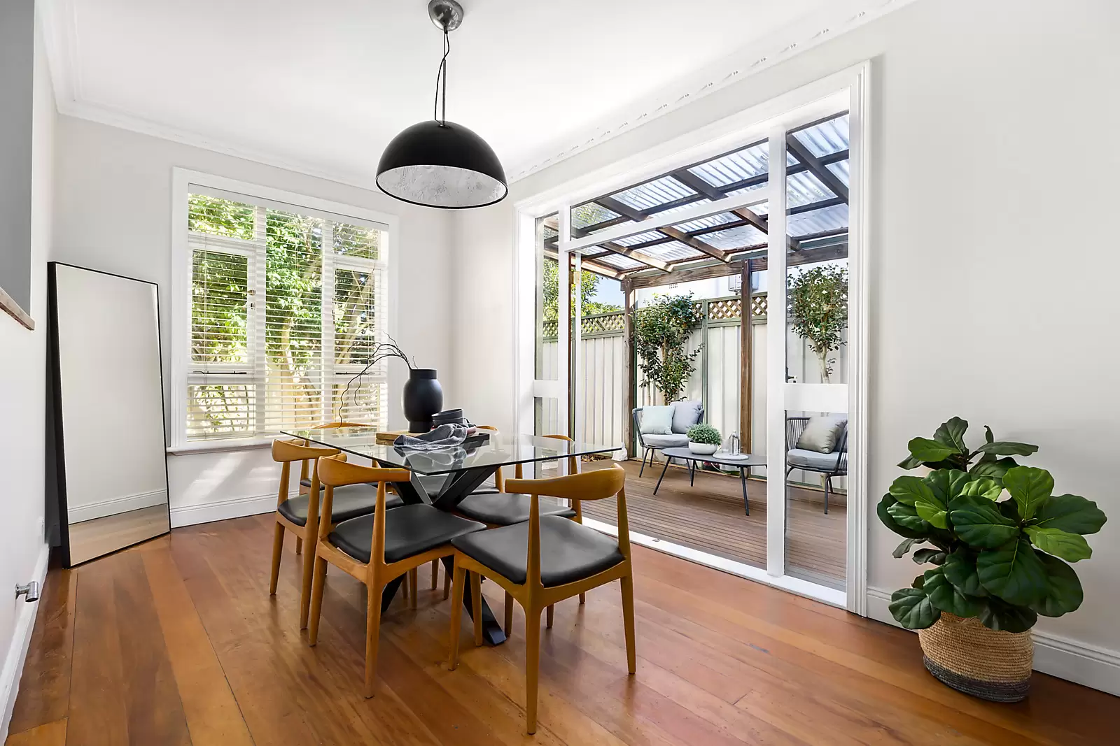 3 Alice Avenue, Newtown Sold by Sydney Sotheby's International Realty - image 2