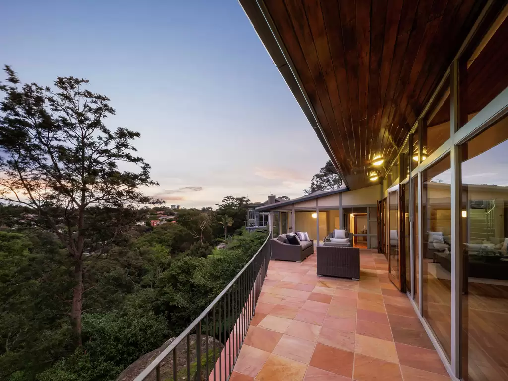 18 The Rampart, Castlecrag Sold by Sydney Sotheby's International Realty