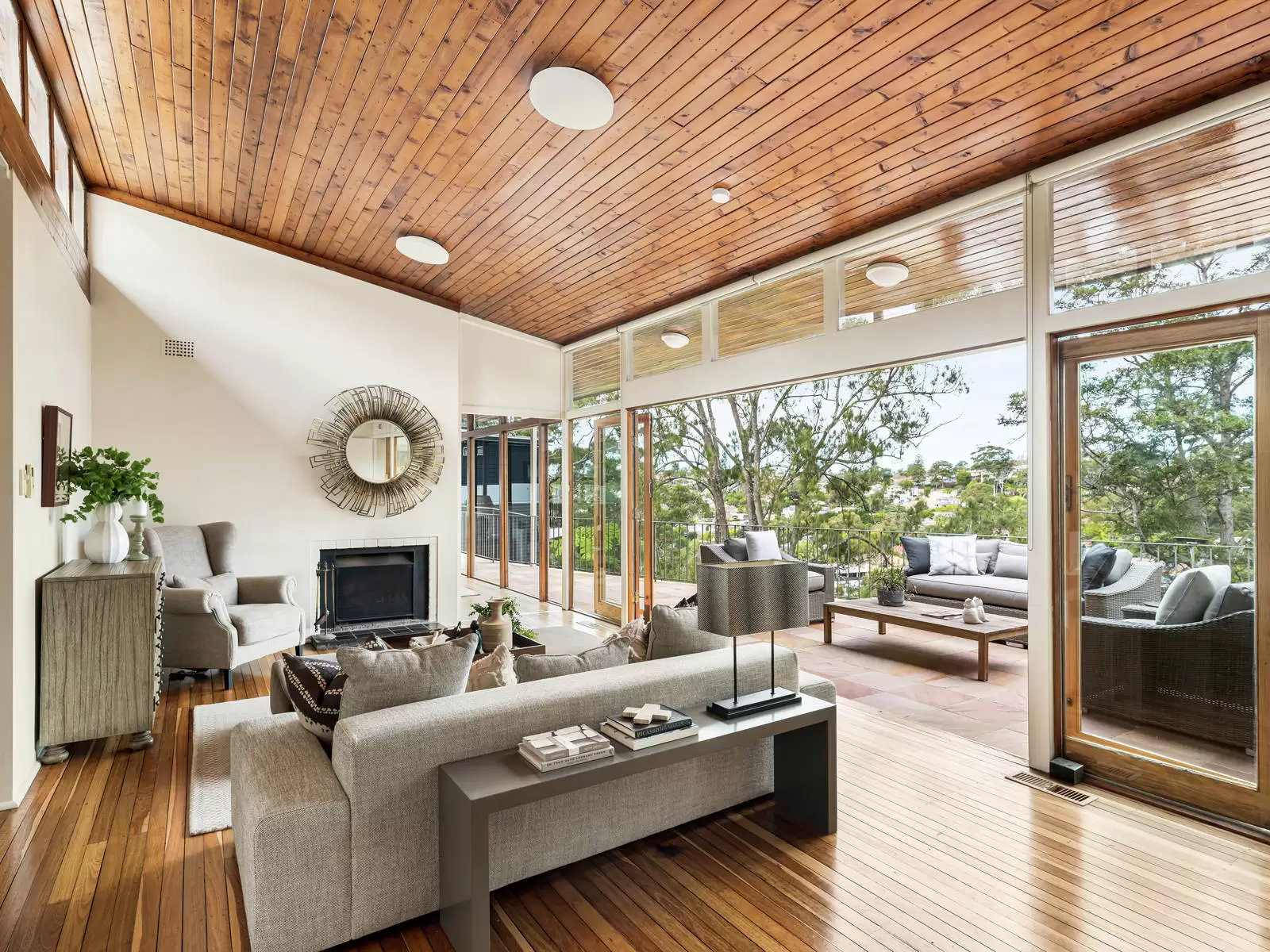 18 The Rampart, Castlecrag Sold by Sydney Sotheby's International Realty - image 3