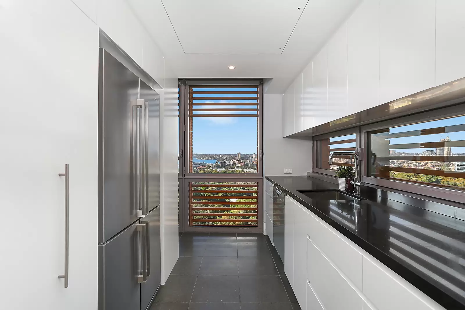 60/155 Macquarie Street, Sydney Sold by Sydney Sotheby's International Realty - image 6