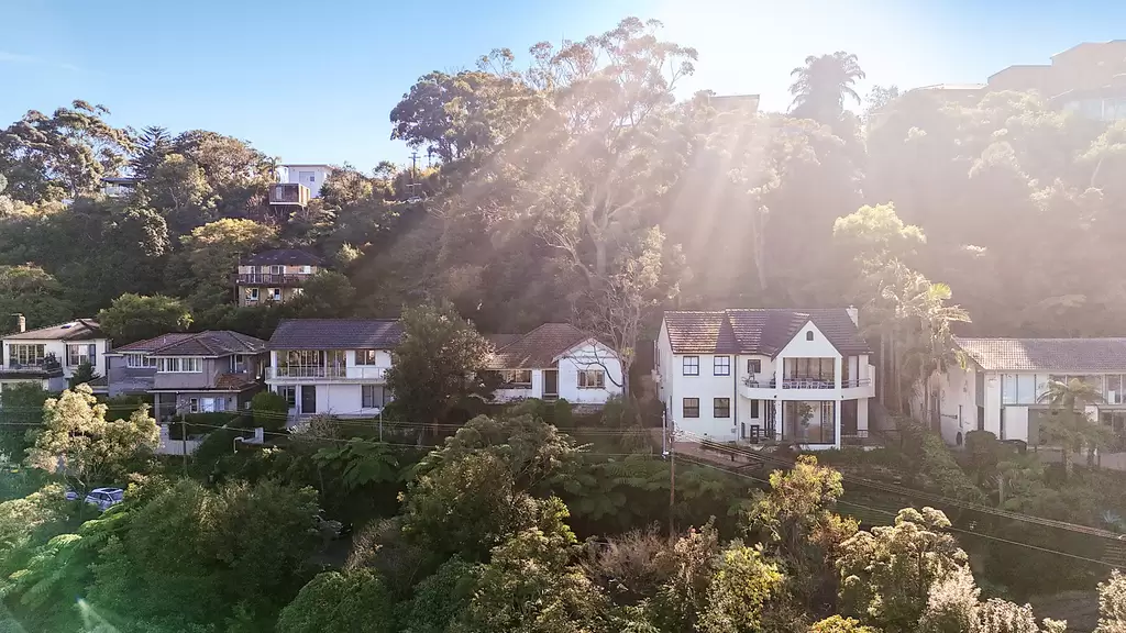 19 Upper Cliff Avenue, Northbridge Auction by Sydney Sotheby's International Realty