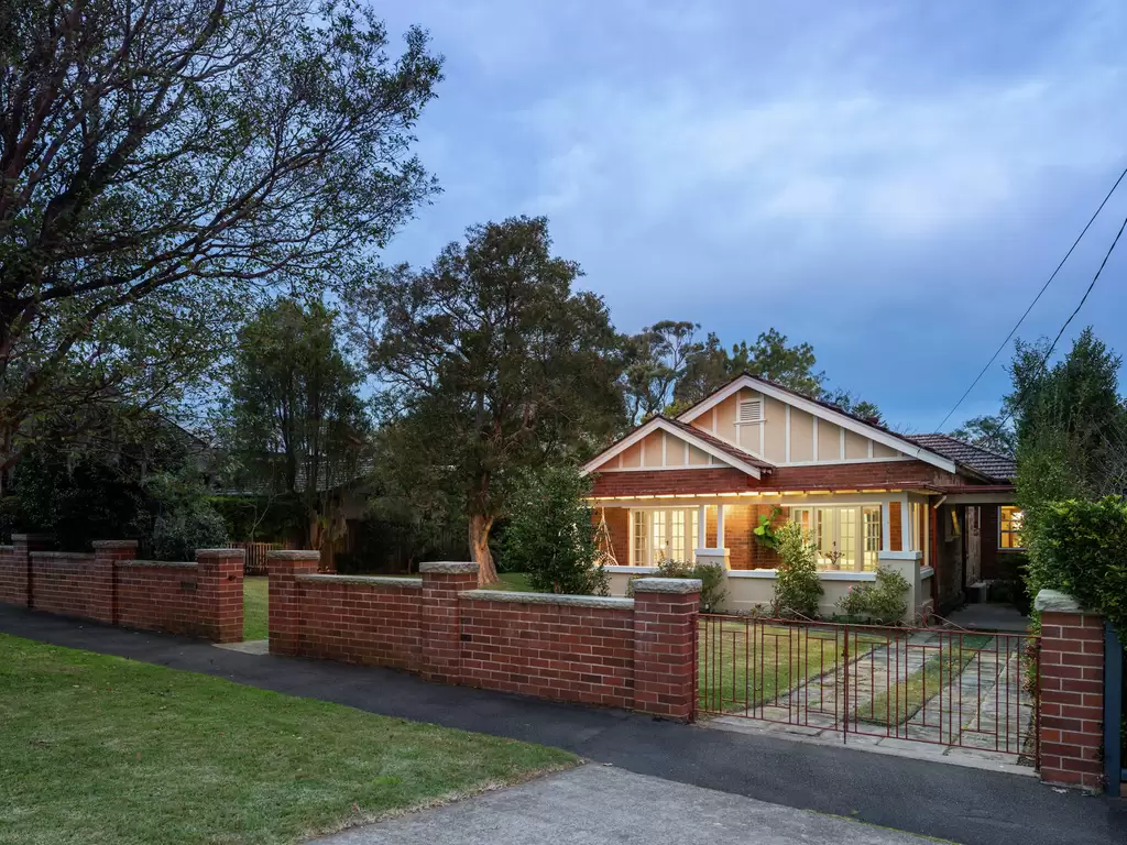 17 Duntroon Avenue, Roseville Auction by Sydney Sotheby's International Realty