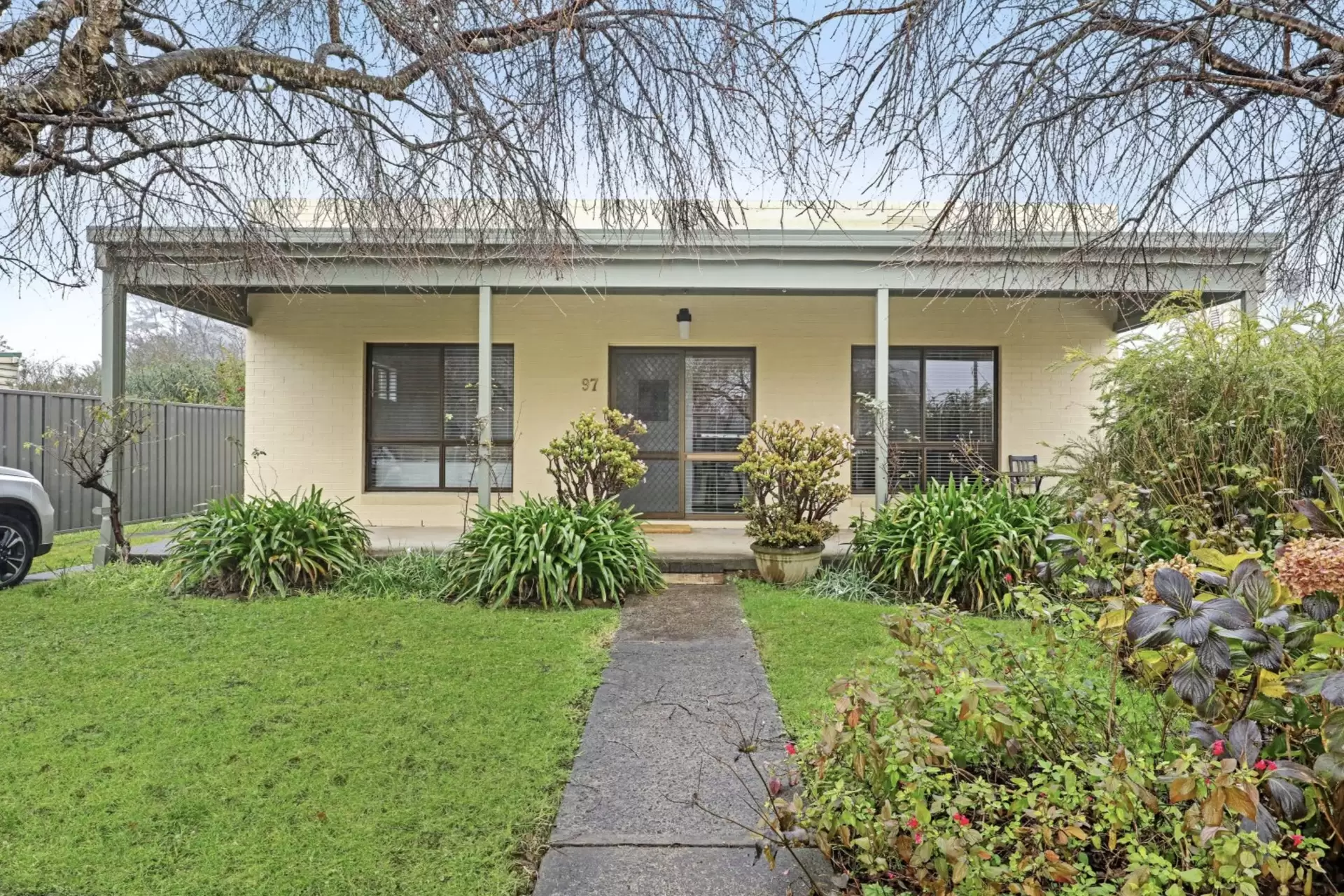 97 Hoddle Street, Robertson For Sale by Sydney Sotheby's International Realty - image 2