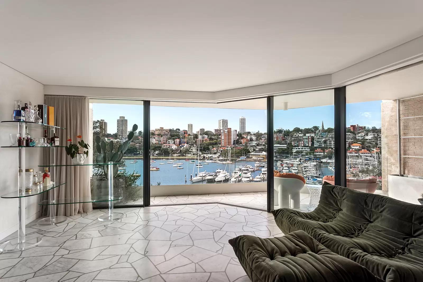 26/93 Elizabeth Bay Road, Elizabeth Bay Auction by Sydney Sotheby's International Realty - image 2