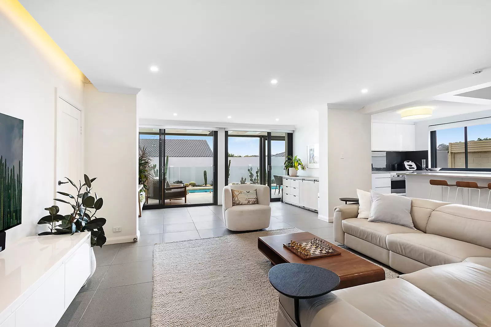 16 Johnston Parade, Maroubra Sold by Sydney Sotheby's International Realty - image 1