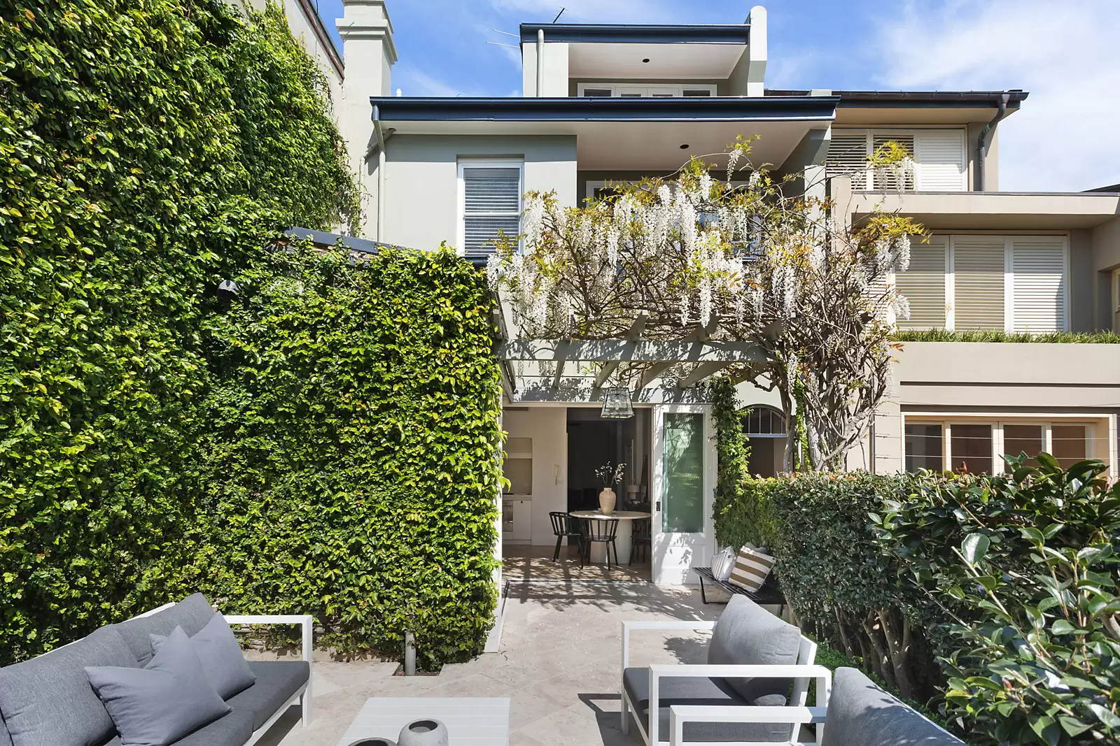 26 View Street, Woollahra Sold by Sydney Sotheby's International Realty - image 1