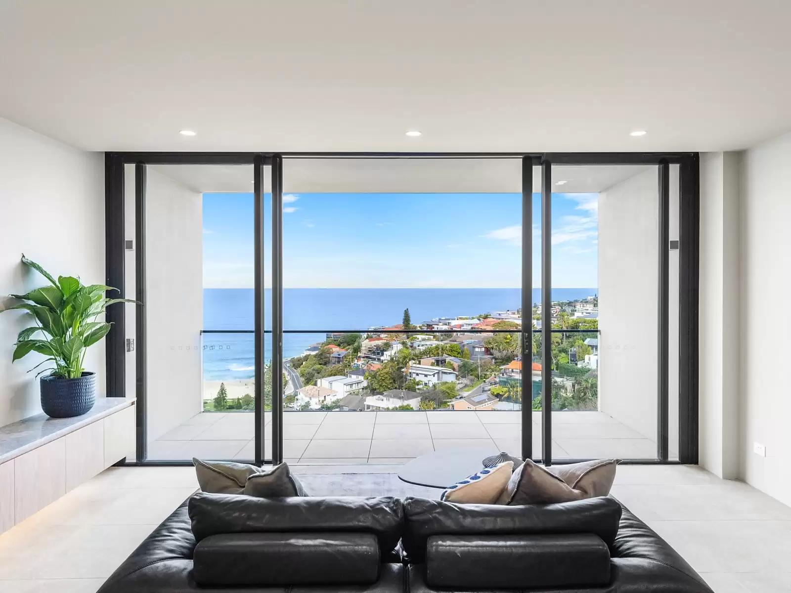 13/20 Illawong Avenue, Tamarama For Sale by Sydney Sotheby's International Realty - image 3