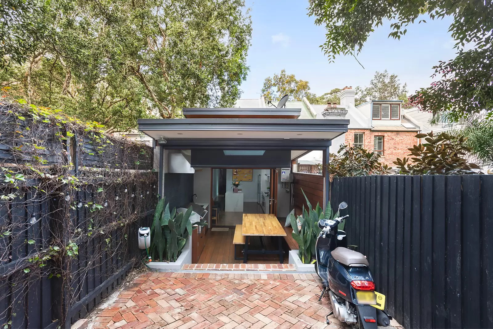 573 Riley Street, Surry Hills Auction by Sydney Sotheby's International Realty - image 3