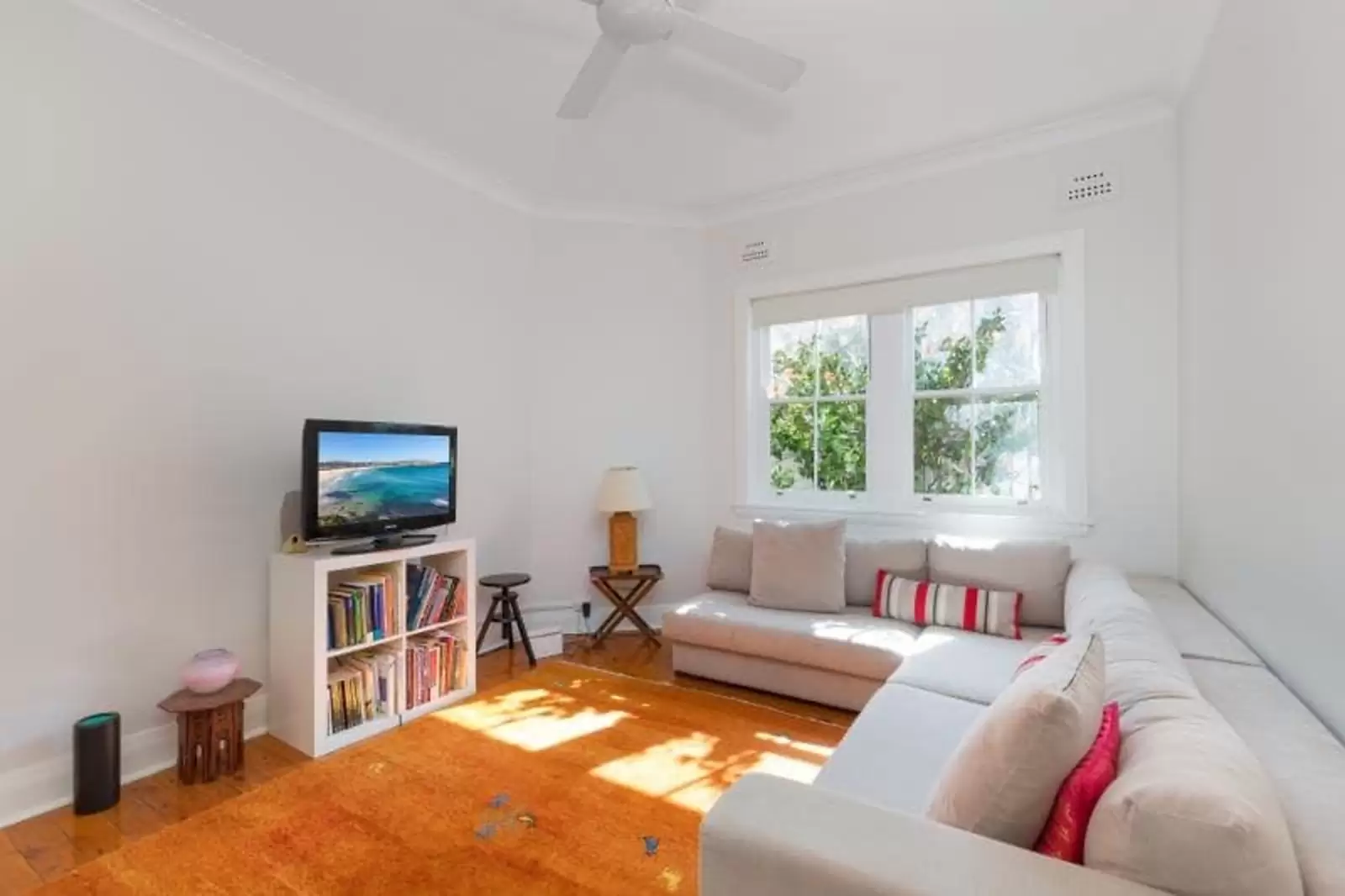 46 Knowles Avenue, North Bondi Sold by Sydney Sotheby's International Realty - image 2